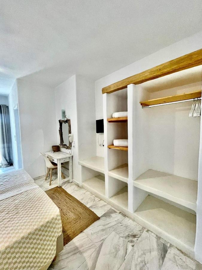 פארוס Athina Rooms - Lounge Apartments מראה חיצוני תמונה