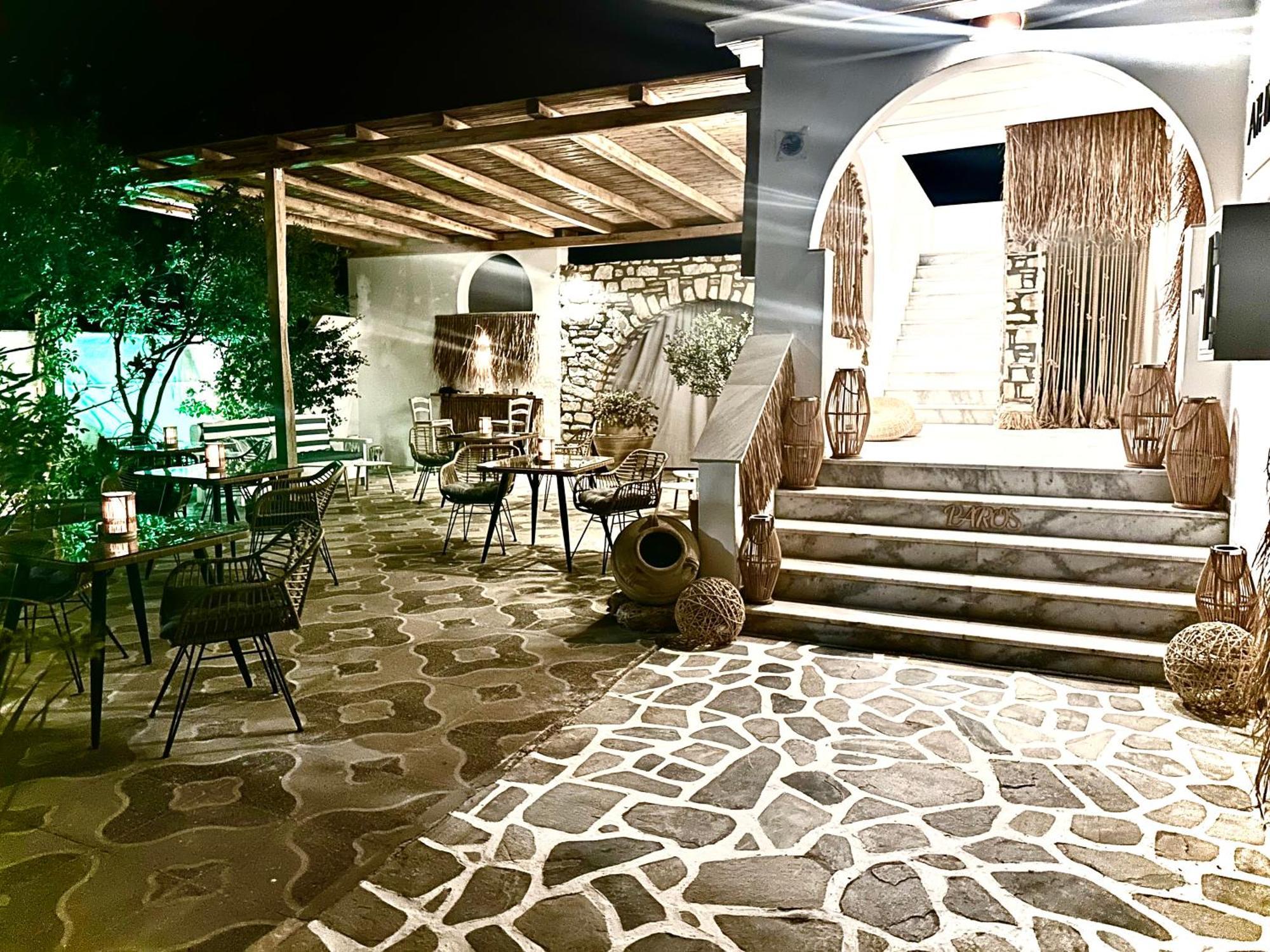פארוס Athina Rooms - Lounge Apartments מראה חיצוני תמונה