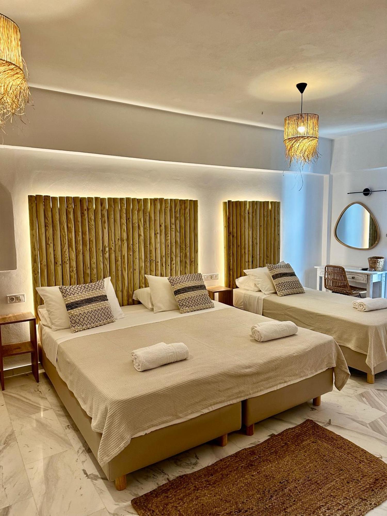 פארוס Athina Rooms - Lounge Apartments מראה חיצוני תמונה