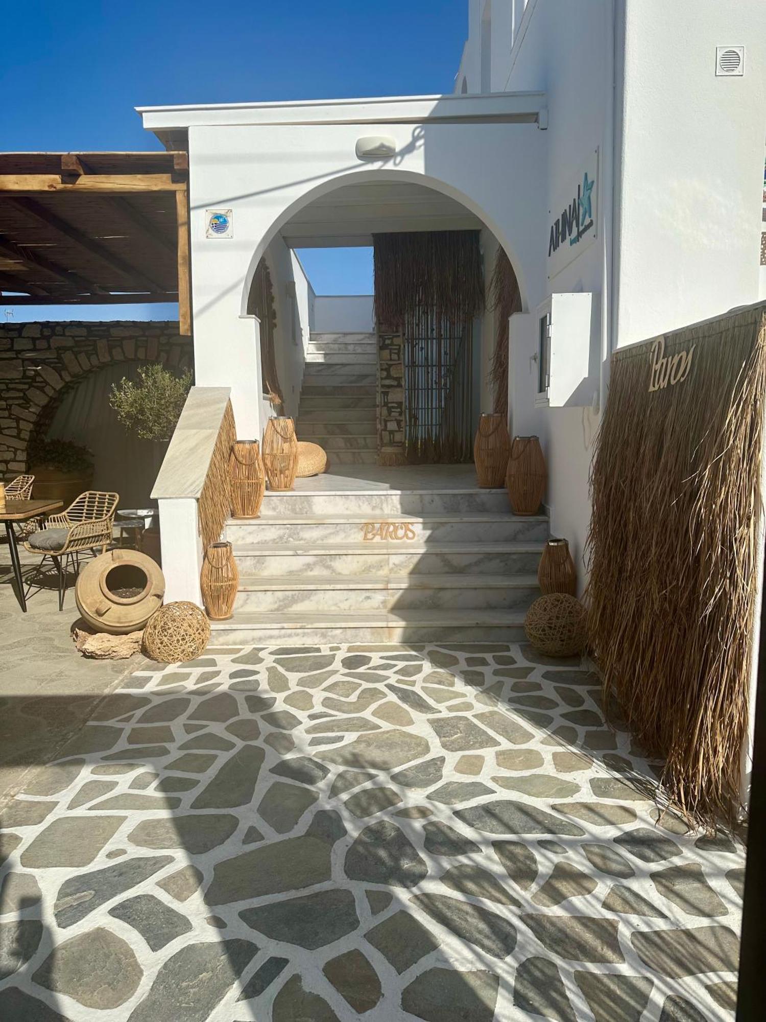 פארוס Athina Rooms - Lounge Apartments מראה חיצוני תמונה