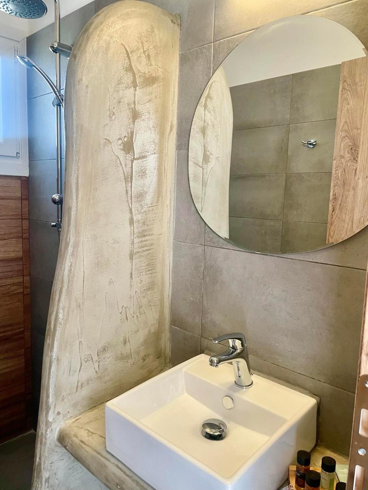 פארוס Athina Rooms - Lounge Apartments מראה חיצוני תמונה