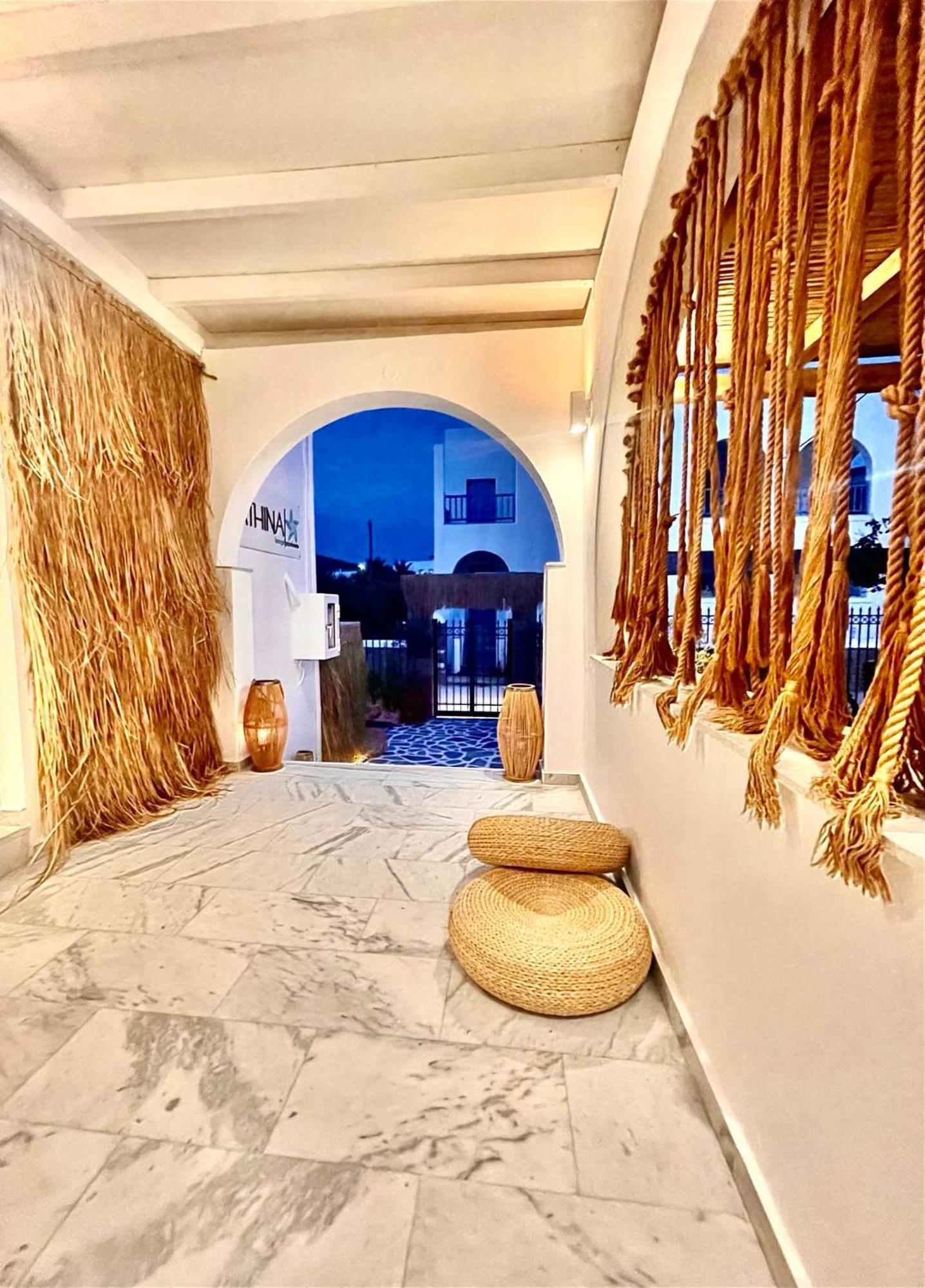 פארוס Athina Rooms - Lounge Apartments מראה חיצוני תמונה